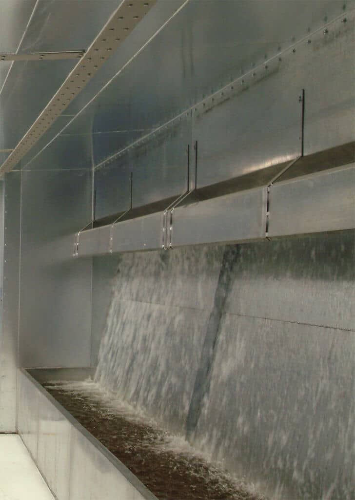 Water wash spray booths
