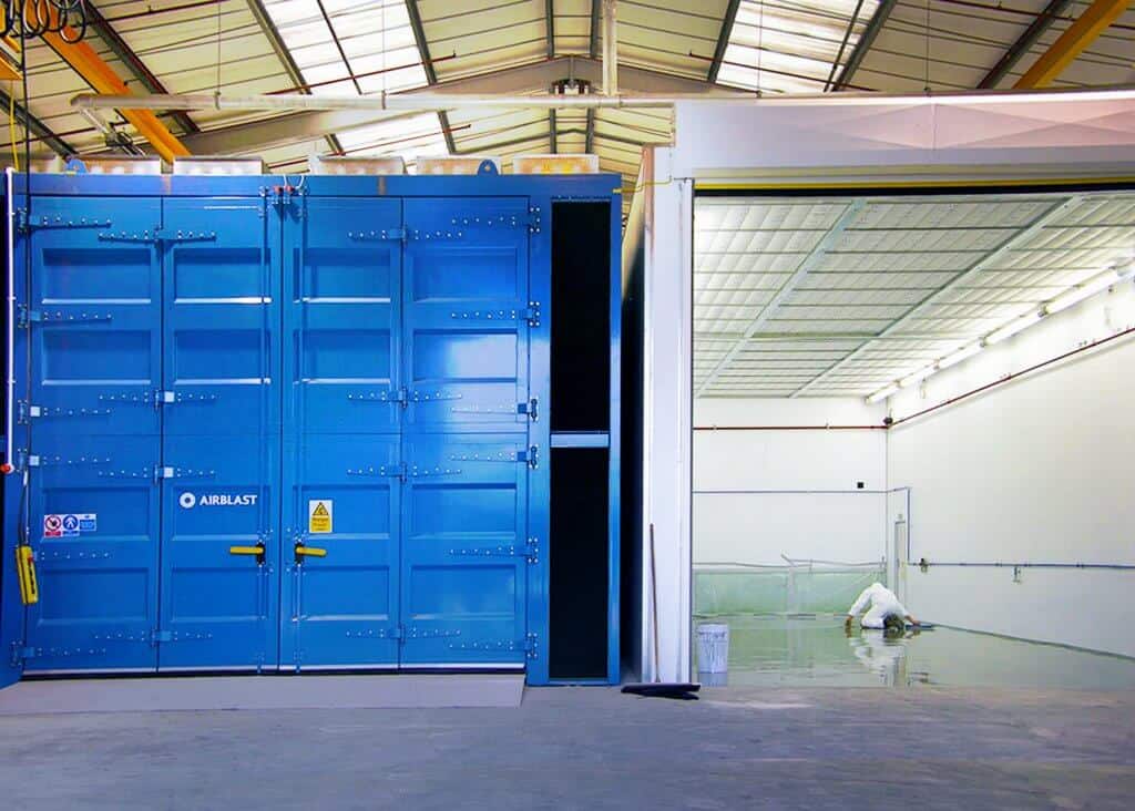 Airblast Paint Spraying Booth